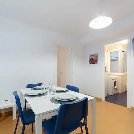 Apartman Luminoso Y Centrico By *